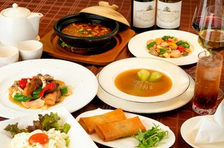 黒胡椒で炒めた「和牛ロース」、麻婆豆腐で使う「国産木綿豆腐」