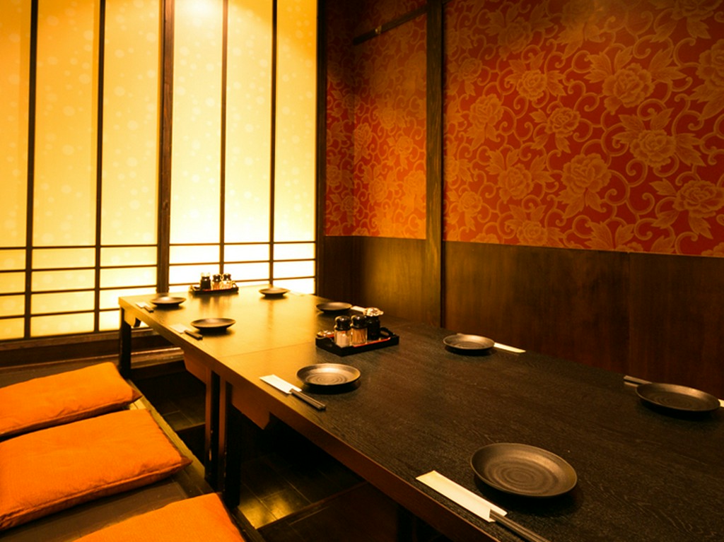 完全個室多数。ワンランク上の寛ぎ空間で楽しむ、大人の時間　