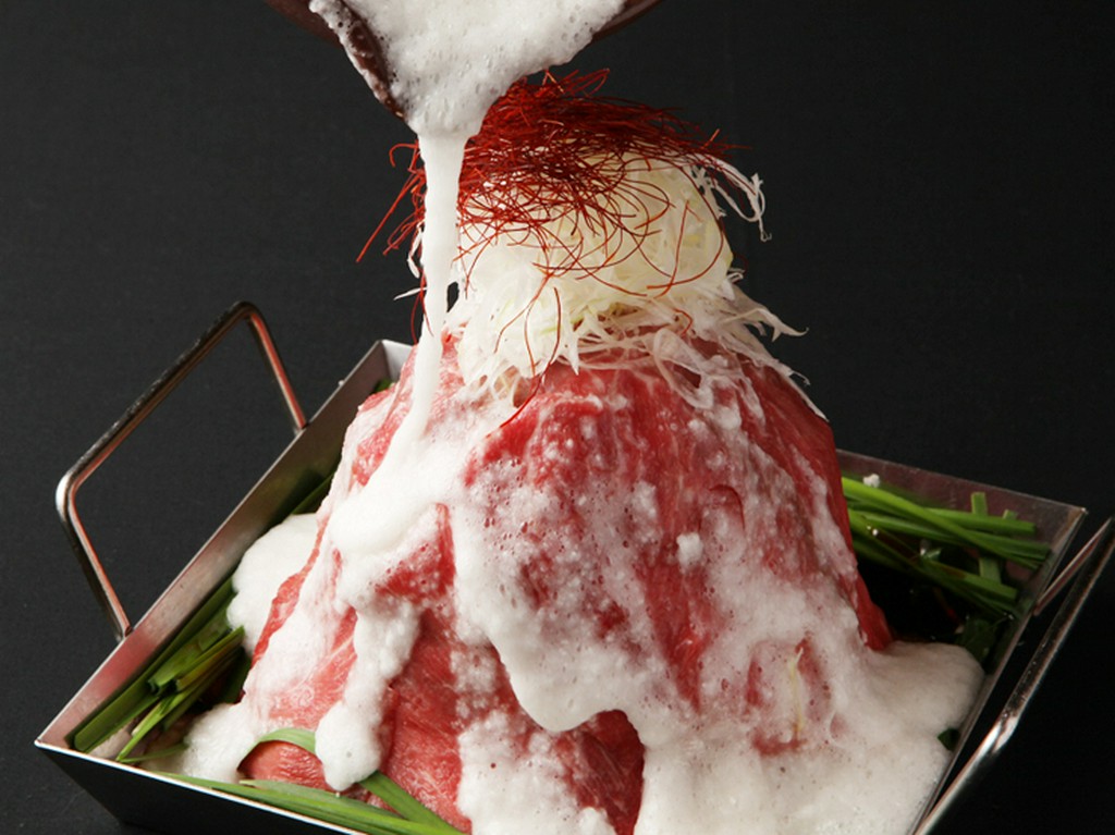 当店自慢の”とろにくタワー鍋”