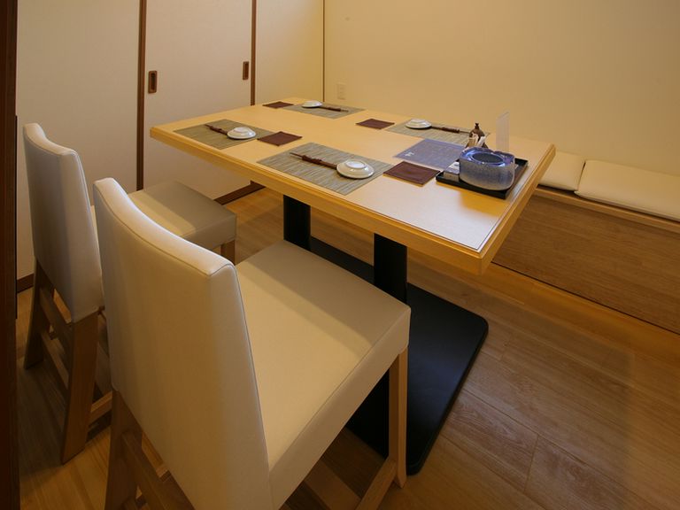 格式を大切にしたい接待に相応しい、洗練された和の個室