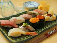 季節の恵みを味わえる『握り鮨盛合せ　絆－きずな－』