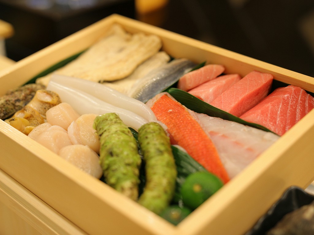 鮮度抜群！　「活」で仕入れる三陸産の魚介類