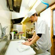 “忙しい”を理由にせず、時間が許す限り様々な場所へ赴き、新しい食材や新しい料理を吸収していきたいと思います。美味しい料理をつくるには、チャレンジスピリッツを忘れず日々の勉強が大切だと考えます。