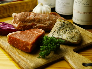 シェフ自ら選ぶ質のいい食材を使ったメニュー