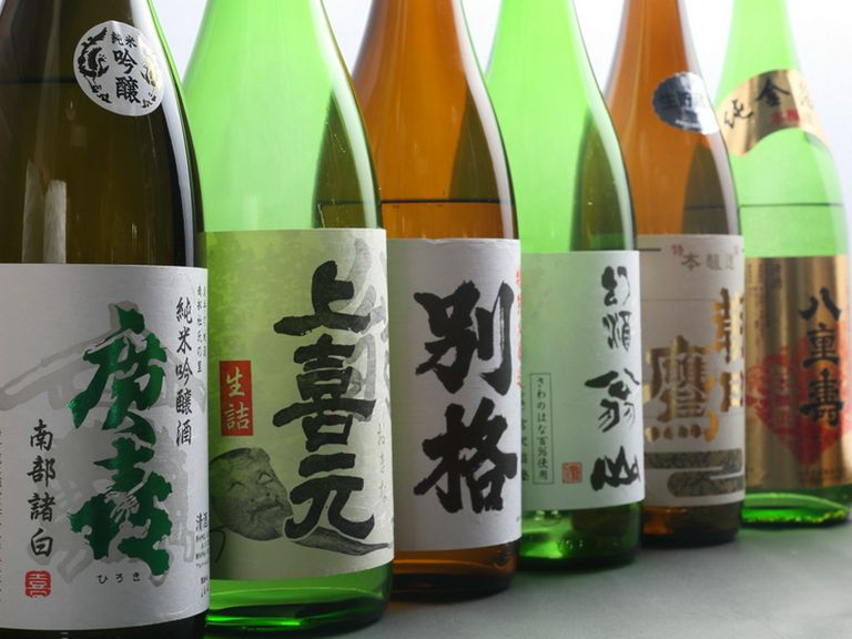 手づくり料理を引立たせるためのお酒を豊富にご用意