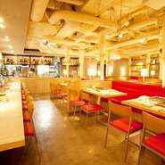 全席無煙ロースター設置で、においや煙を気にせず焼肉が楽しめます。オシャレな空間で、上質なお肉を少しずつ食べる贅沢。大人女子会にぜひご利用ください。