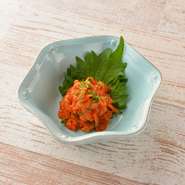 タラの胃袋の塩辛。
酒の肴にもってこいです。