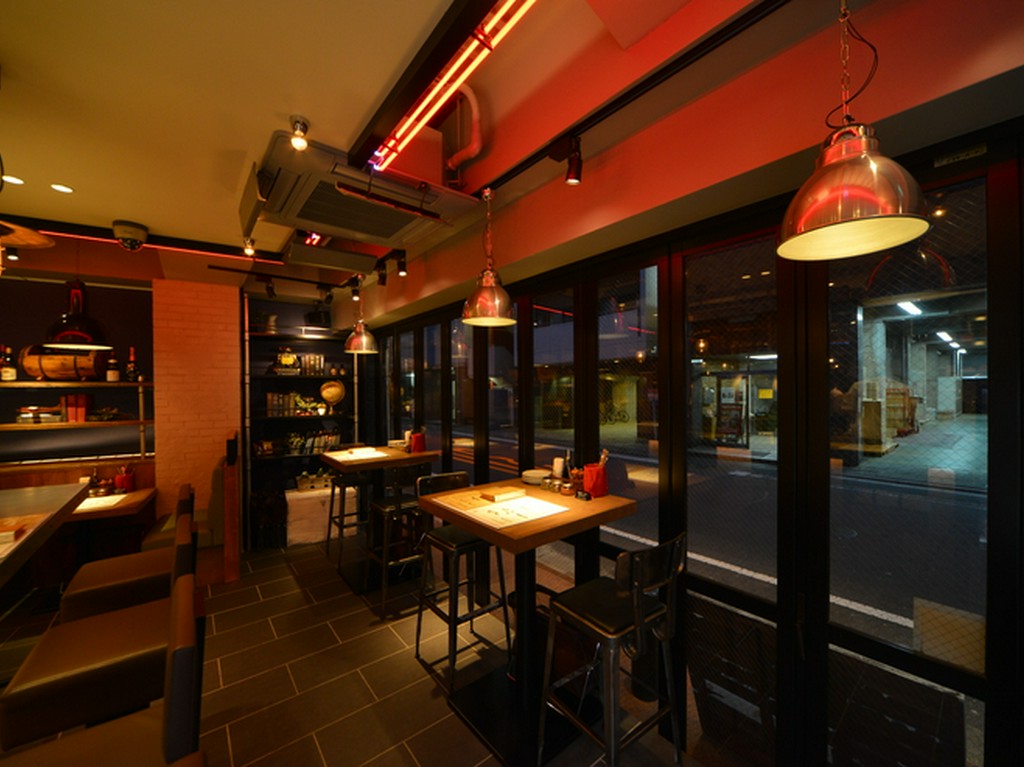 スタイリッシュな店内は、会食や接待などのシーンにもぴったり