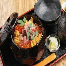 名物　いくらと雲丹の和牛ひつまぶし（1人前）