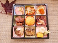 少しずつ、いろいろな種類のおつまみが楽しめます