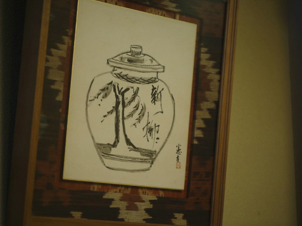 空間に品格を添える、さりげなく飾られた美術作品