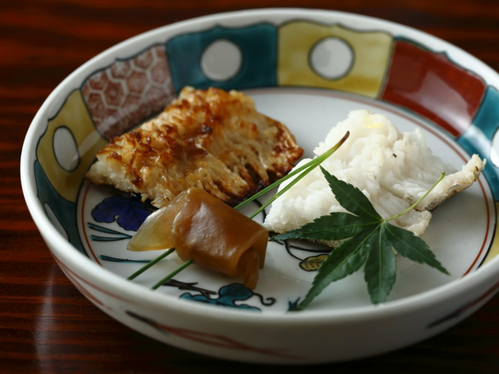 二つの異なる焼き物を楽しめる鱧の『源平焼き』