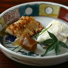 二つの異なる焼き物を楽しめる鱧の『源平焼き』