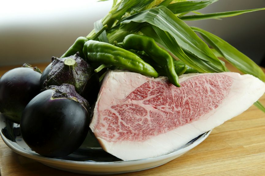 尾崎牛、南の島豚など、生産者の顔が見える食材を