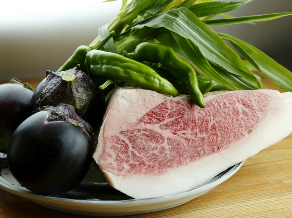 尾崎牛、南の島豚など、生産者の顔が見える食材を