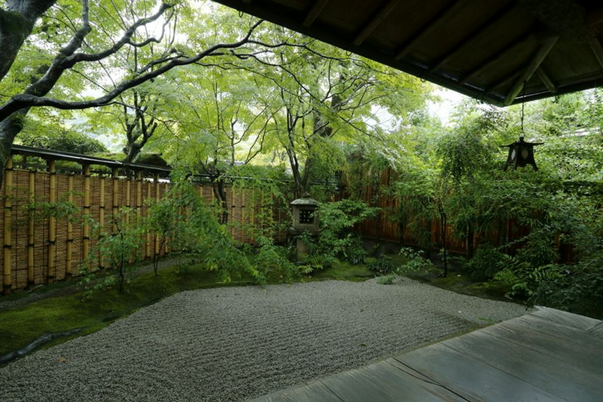 料理、環境、すべてを揃え、ゆっくりとした時間を演出