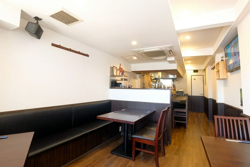 大画面テレビでサッカー観戦も楽しめる【のびしろ食堂】