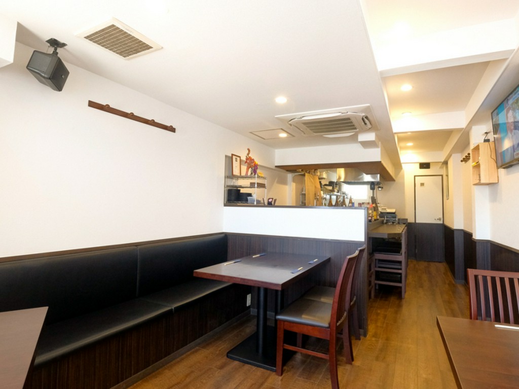 大画面テレビでサッカー観戦も楽しめる【のびしろ食堂】