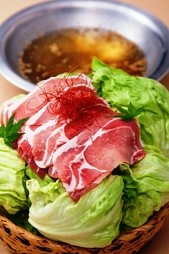 国産豚とレタスの出汁しゃぶしゃぶがメインのコース。一品や〆までついた全6品
※お食事のみです