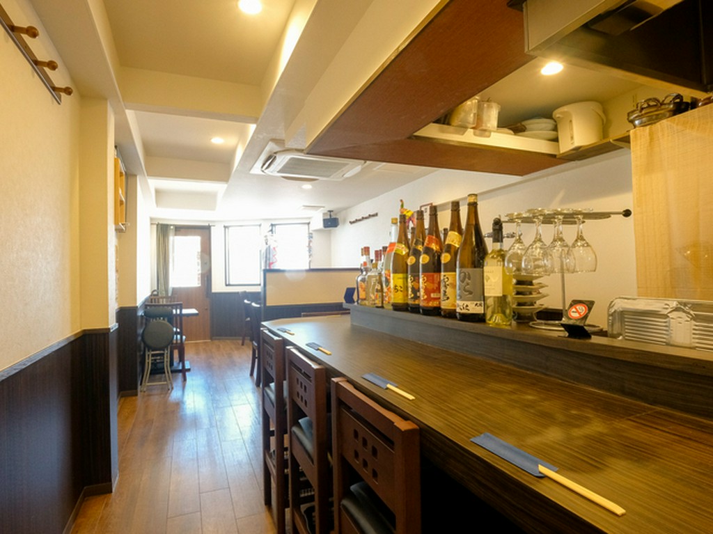 カフェのような雰囲気で、落ち着いてくつろげる居酒屋