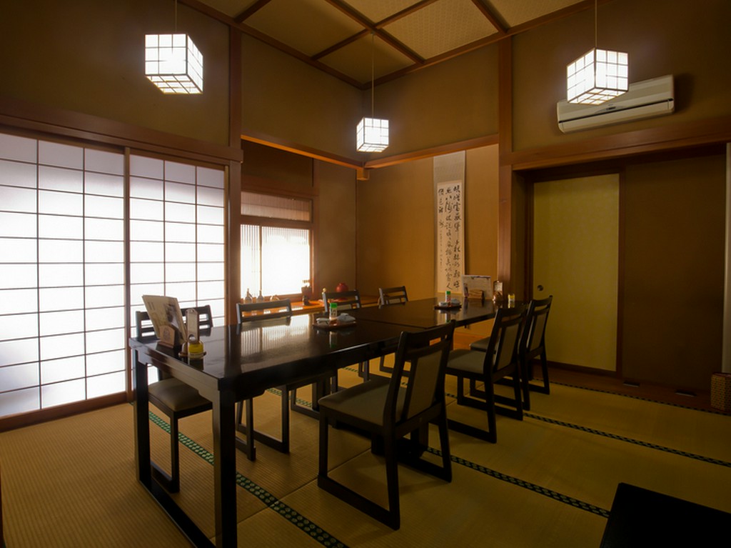 広々とした店内は観光客や家族連れにも嬉しい憩いの空間