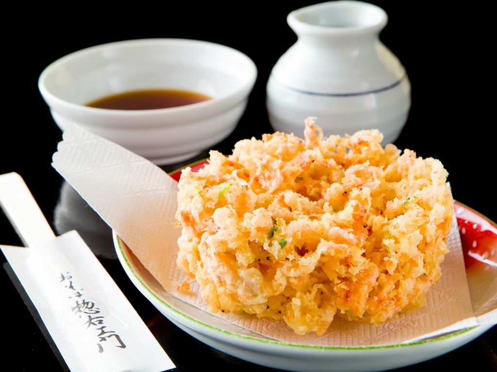 サクサクの食感と香ばしいえびが食欲をそそる『生桜えびのかき揚げ』