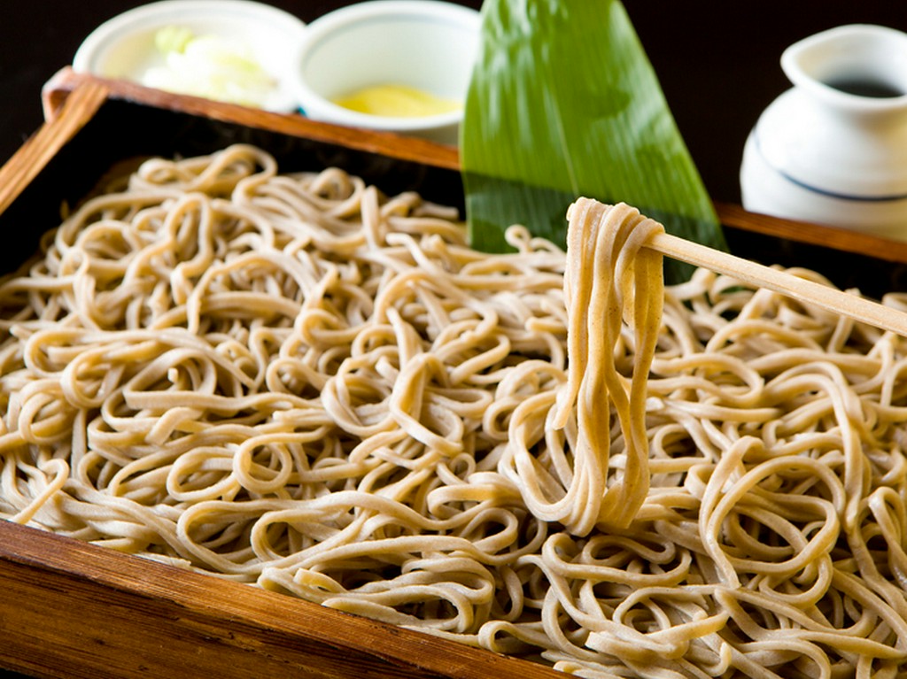産地や品種など、季節に合わせた厳選仕入れのそばを使用