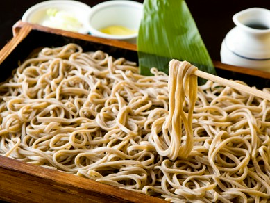産地や品種など、季節に合わせた厳選仕入れのそばを使用