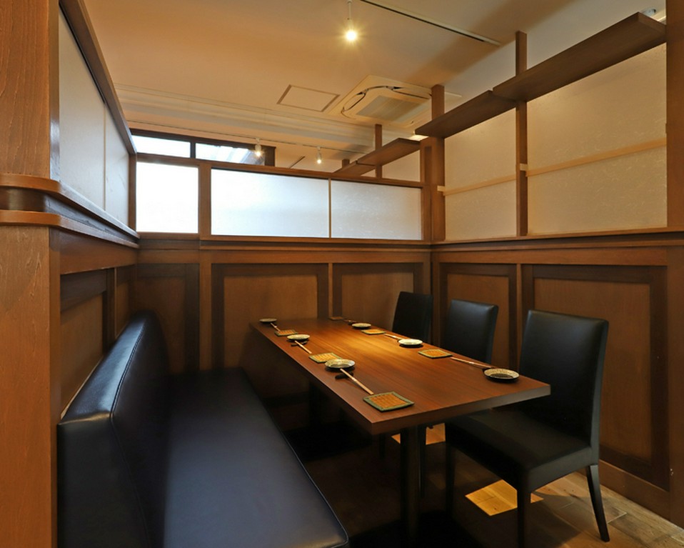 表参道の裏路地、静かさを纏い喧騒を忘れさせてくれる一軒家