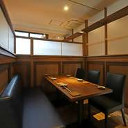 接待や客人を招いての会食などの大切なビジネスシーンでも、ぜひ訪れたい和食料理店。店主が厳選する、全国各地の美味しさをふんだんに取り入れた『接待コース』が特におすすめです。