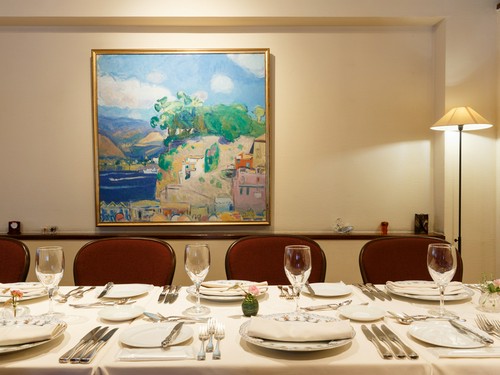 洗練されていながらも、アットホームな雰囲気が漂う店内