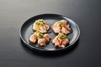 店主おすすめ！食べやすい定番のホルモンの盛合わせです。
内容：白モツ・テッチャン・マルチョウ・アカセン