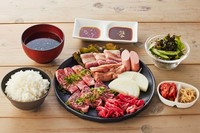 内容:淡路牛カルビ・淡路牛薄切りカルビ・淡路牛モモ肉・神戸ポークプレミアム・白モツ・テッチャン・あらびきウィンナー・淡路島玉ねぎ