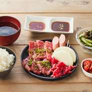 内容：淡路牛カルビ・淡路牛薄切りカルビ・淡路牛モモ肉・あらびきウィンナー・淡路島玉ねぎ