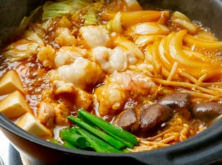 食材の旨味が溶け込んだスープを最後まで楽しむ『ホルモン鍋』