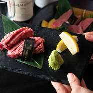 お座敷でゆったりと、ご友人同士でお喋りを楽しみつつ、最高級品質の「近江牛」に舌鼓を打つ。そんな贅沢を楽しみませんか？女性グループ様限定の「レディースコース」は3,980円(税抜)。ランチタイムも承ります。