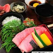 ・小鉢
・ライス
・スープ
・彩り野菜
・白菜と塩昆布の和え物

※ポン酢、ゴマダレからお選びください。
※すき焼き風のたれ（+150円）もご用意しております。

※肉大盛40g追加 4,780円