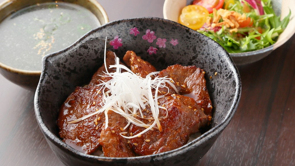 ボリューム満点でリーズナブルなランチメニューもあり