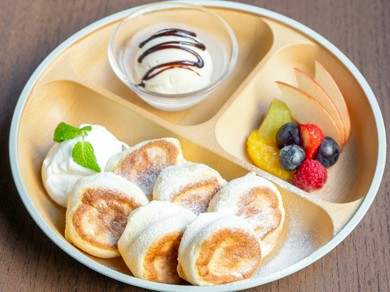 お子さまも楽しめるパンケーキプレート