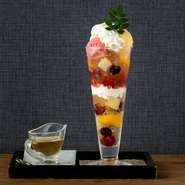 梅酒と2種類の桃が絡みあいシャーベットが香りを一層引き立てる