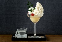 たっぷりの生クリームのがたまらない！中にはカスタードも♪