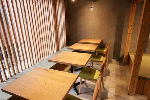 一人でも気軽に過ごせるカフェ