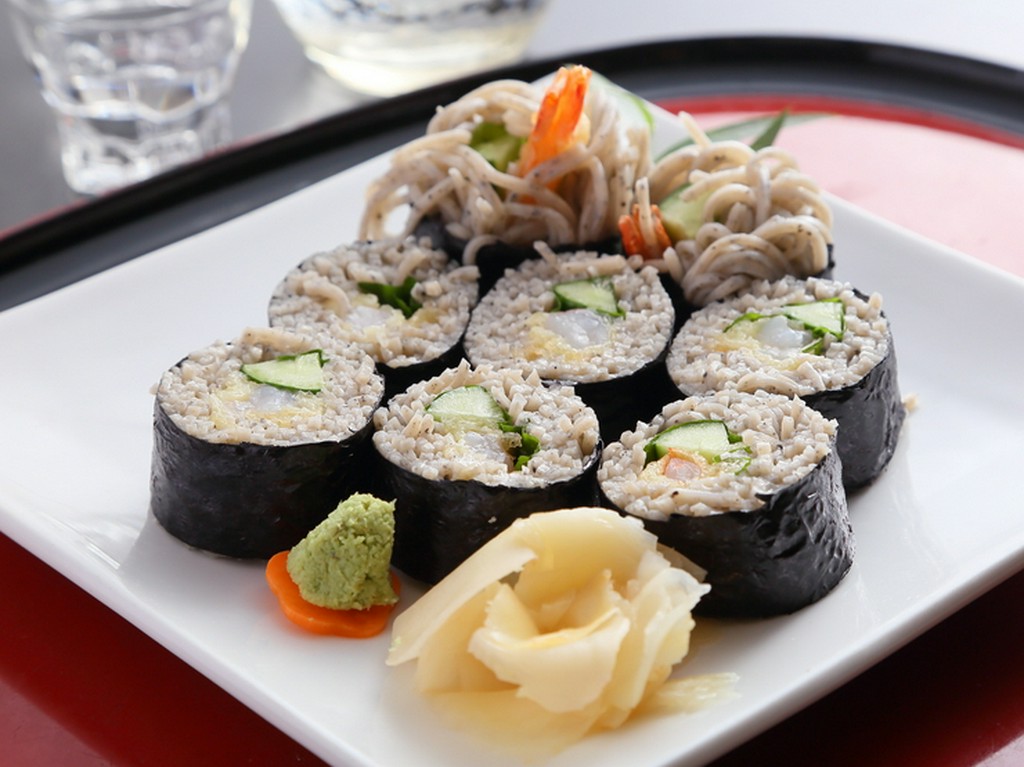 ソバの風味が香る『そば寿司』