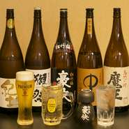 幅広い世代から「飲みやすい！」人気の『日本酒ハイボール』。日本酒になじみの薄い女性からも好評です。和歌山の地酒や“幻の名酒”と呼ばれる貴重なお酒まで、約100種類の中から様々なお酒を楽しめます。