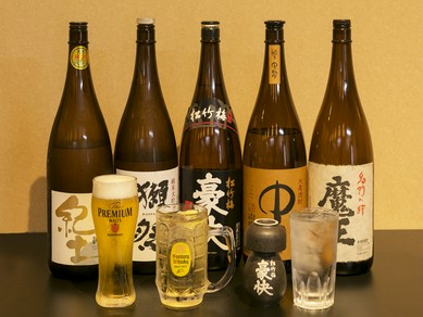 『日本酒ハイボール』や紀州の地酒など、約100種類のお酒を用意