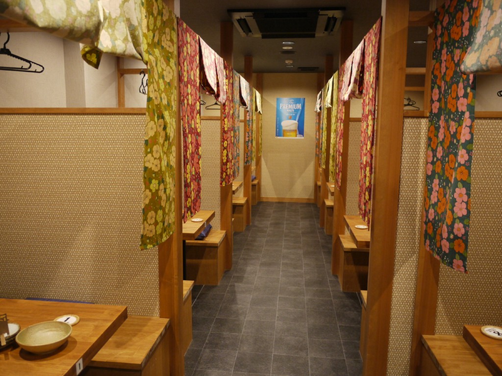 1階テーブル席（4～6名様）