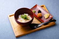 季節ごとに変わるだし椀2種類から１つお選びいただけます。