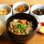 食べごたえがあり、具沢山＆ヘルシーな『だし椀御膳』