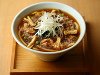 マイルドな辛さのなかにもしっかりと風味を感じられる『だしカレーうどん』