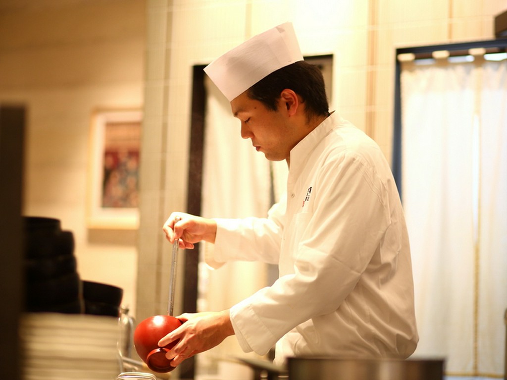 お客様の満ち足りた時間を、笑顔でサポート